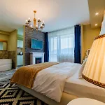 Romantic Jacuzzi Chic Apartment
