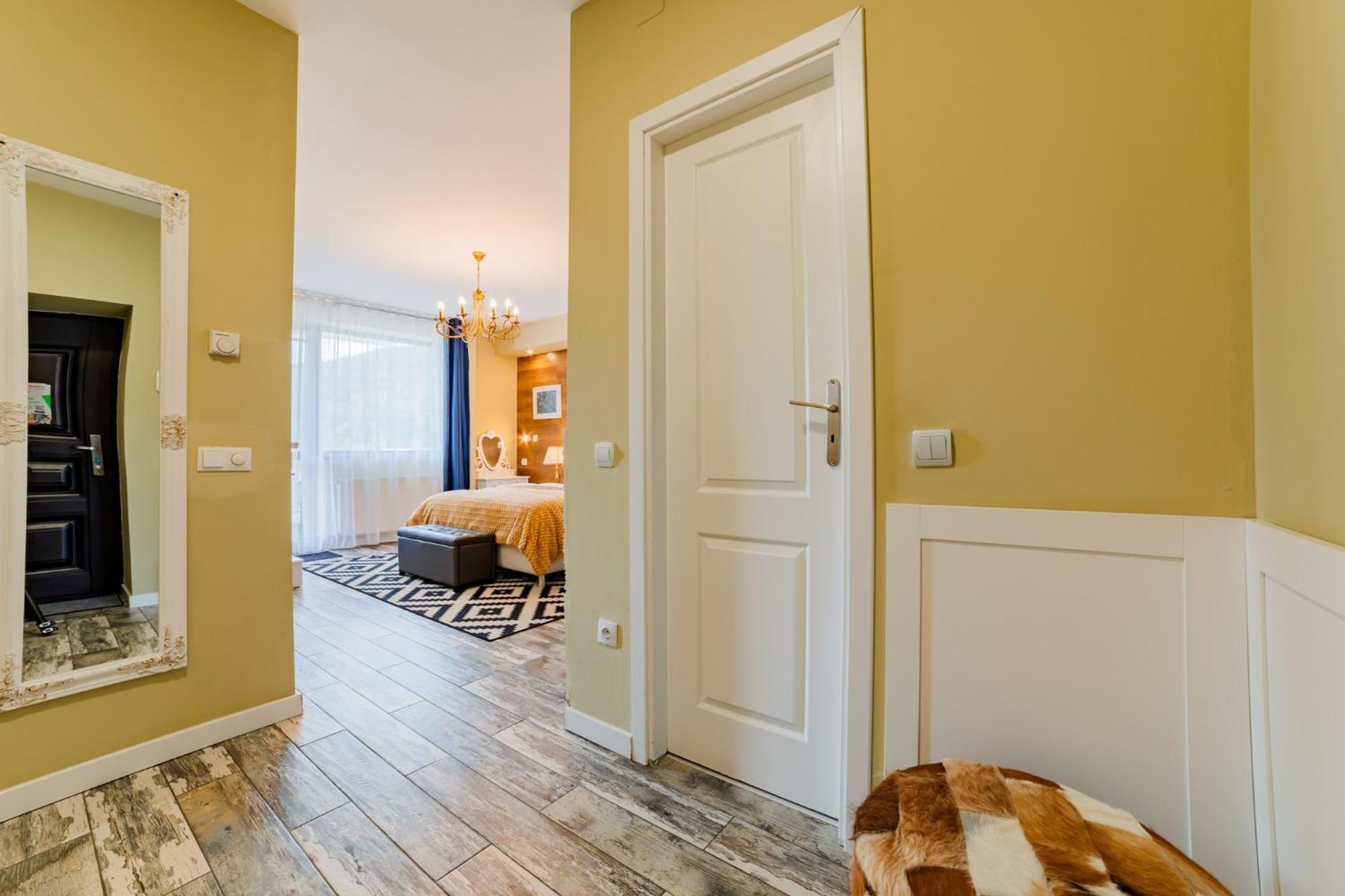 Apartament Romantic Jacuzzi Chic *